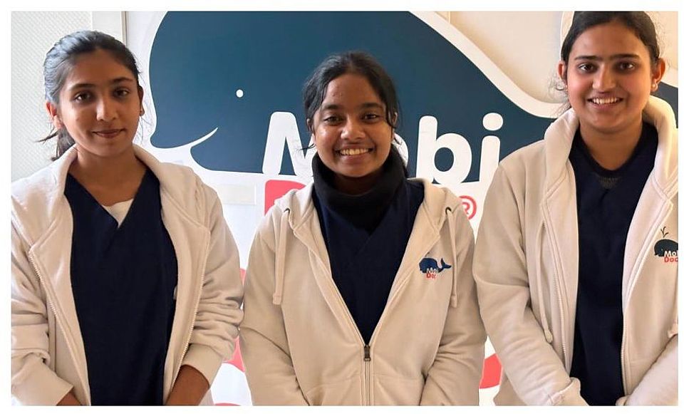 Die jungen Frauen aus Indien machen in Balve eine Ausbildung zur Pflegefachfrau (von links): San Marya Elias, Namitha Rose Biju und Aleena Roy.